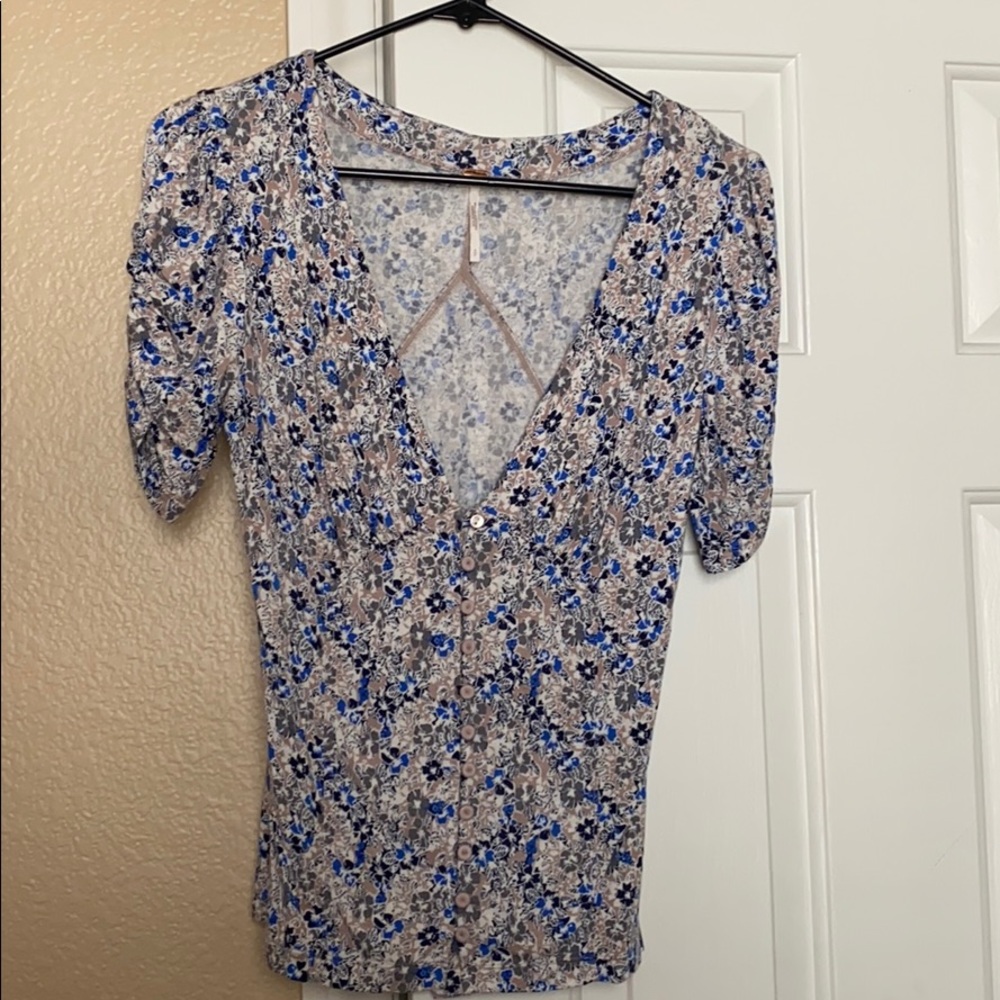 V Neck blouse with gathered sleeves